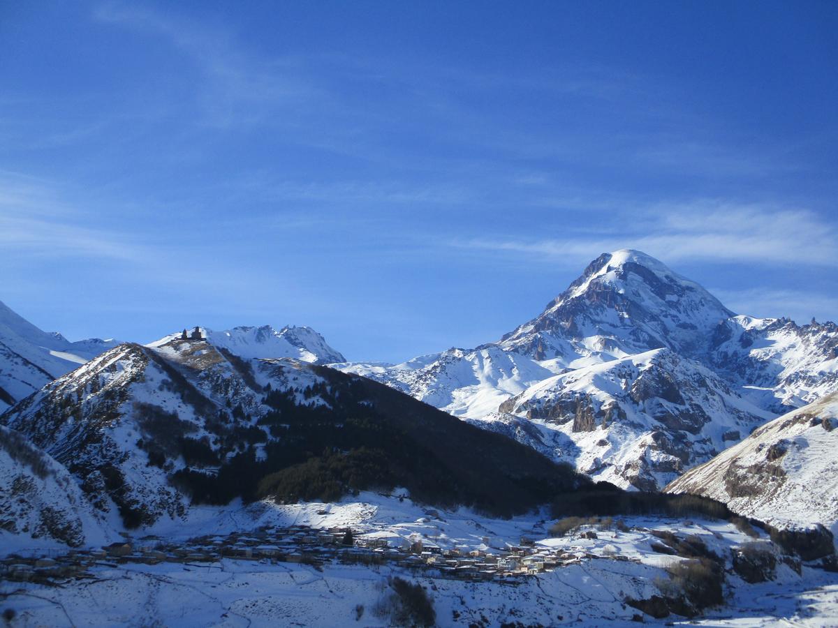 Hotel The White House Kazbegi Exterior foto