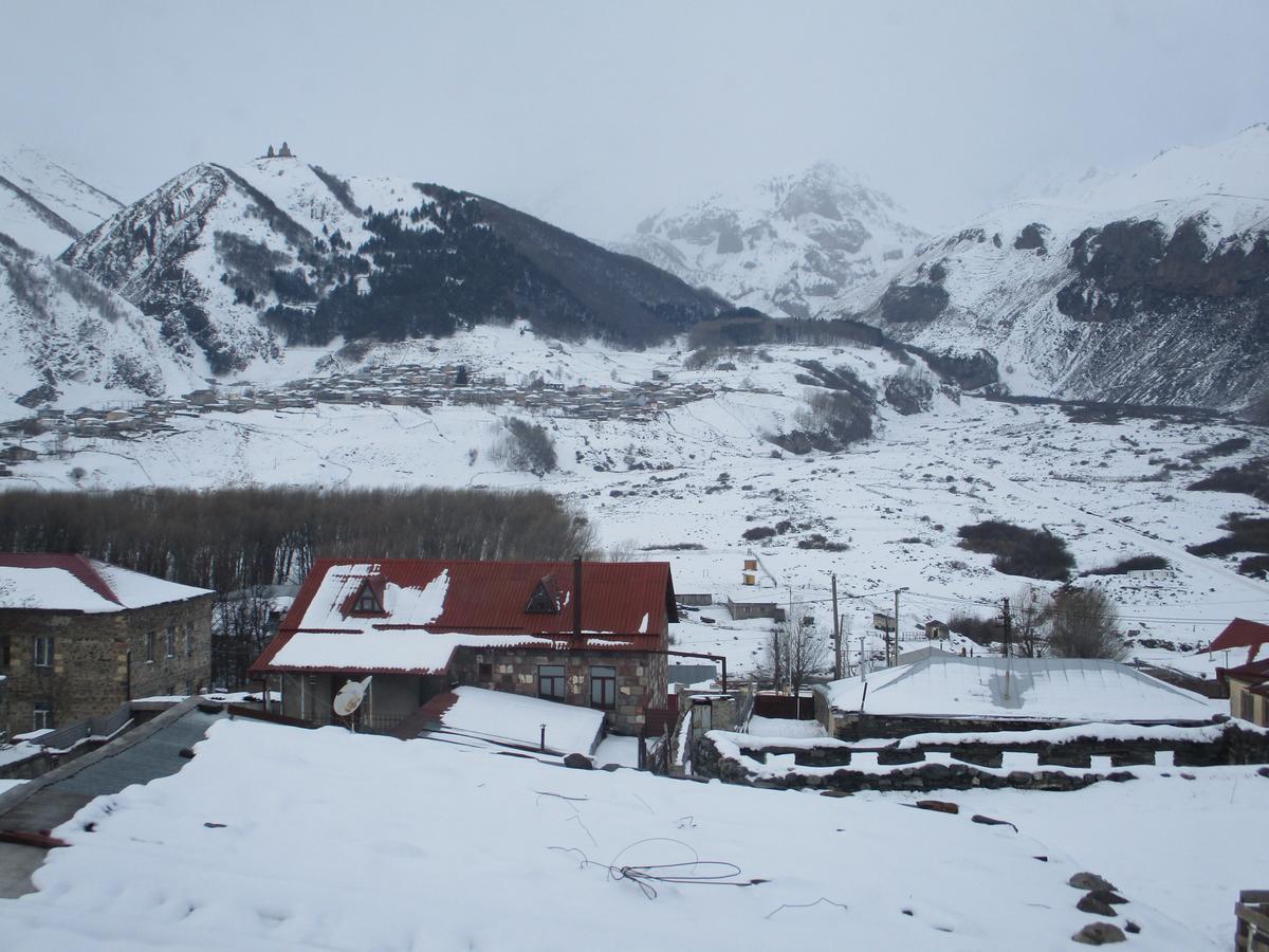 Hotel The White House Kazbegi Exterior foto