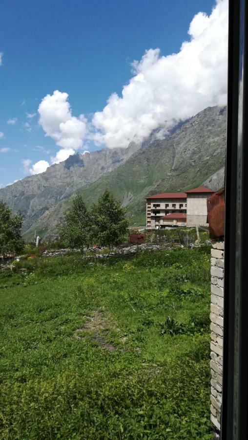 Hotel The White House Kazbegi Exterior foto